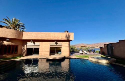 Aguergour House | Dar NFis Suites et chambres de luxe dans un havre de paix vue paradisiaque au bord du lac