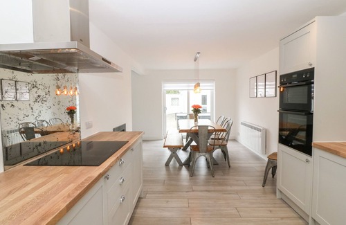 Cemaes Bay Cottage | Daresfield