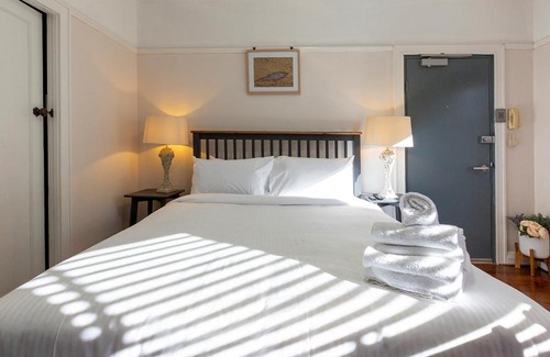 Paddington Apartment | DARLINGHURST STUDIO / SHARED ROOFTOP SPACE