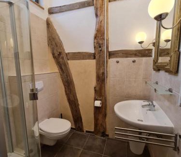 Castell Apartment | Das Castellchen, Historische Scheune und Garten