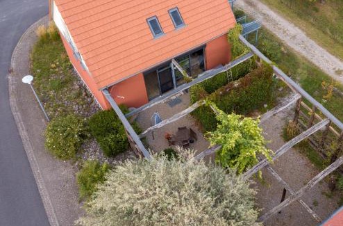 Castell Apartment | Das Castellchen, Historische Scheune und Garten