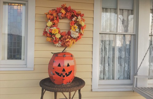 Schulenburg Cottage | Das Meyer Haus - Luxe Victorian