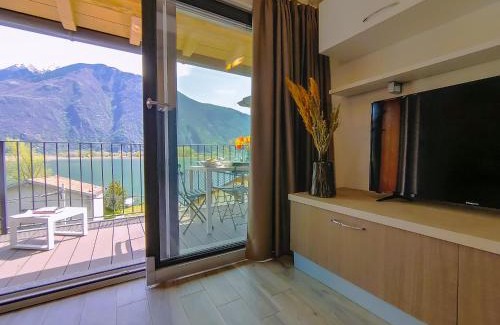Dascio Apartment | Dascio Dolce Ferienwohnung Panorama Balkon am See