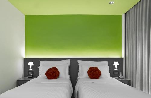 Tsim Sha Tsui Hotel | Dash Living on Prat