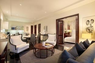 Sandown Hotel | DAVINCI Suites