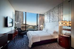 Sandown Hotel | DAVINCI Suites