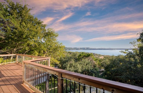 Comanche Trail House | Dawson by AvantStay Serene Austin Home set Amongst nature w/ Pool, Hot Tub & Close to Lake Travis