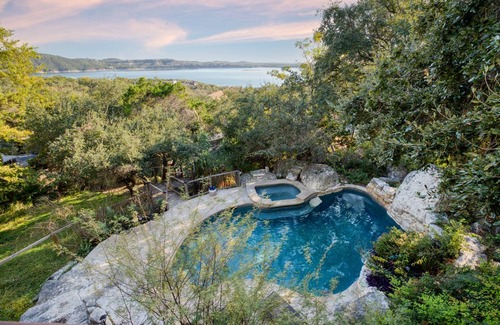 Comanche Trail House | Dawson by AvantStay Serene Austin Home set Amongst nature w/ Pool, Hot Tub & Close to Lake Travis