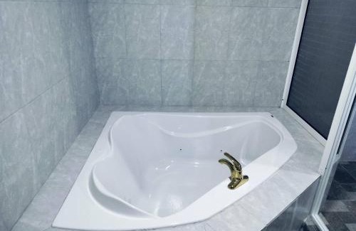 Armenia Hotel | Day And Night Hotel Belmopan