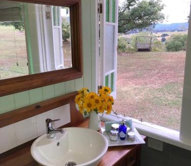 King Scrub House | Dayboro - Blue Ridge Lavender Cottage