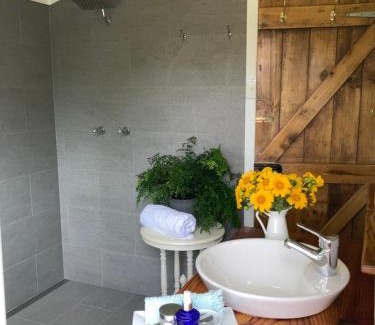 King Scrub House | Dayboro - Blue Ridge Lavender Cottage