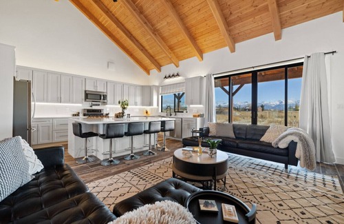 Leigh Creek Estates House | Daydream Home with Teton Views and Private Hot Tub