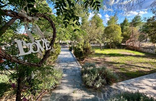 Mandra-Eidyllia Apartment | Daydream Nature Home - Hot Tub & Cinema Experience