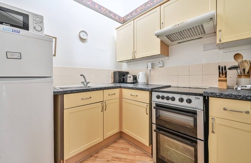 Lanreath Apartment | Daymer Apartment offers beautiful gardens, outdoor pool in summer and games room