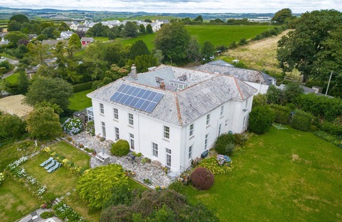 Lanreath Apartment | Daymer Apartment offers beautiful gardens, outdoor pool in summer and games room