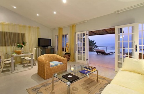 Trafalgar Hotel | Days At Sea Beach Lodge