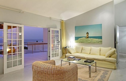 Trafalgar Hotel | Days At Sea Beach Lodge