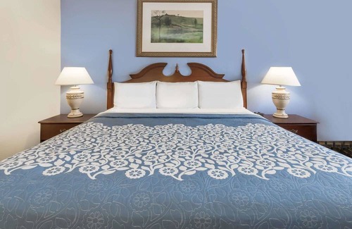 Plymouth Hotel | Days Inn by Wyndham Plymouth