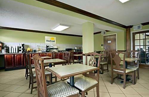 Southaven Hotel | Days Inn by Wyndham Southaven MS