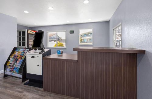 Arroyo Grande Hotel | Days Inn by Wyndham Arroyo Grande Pismo Beach
