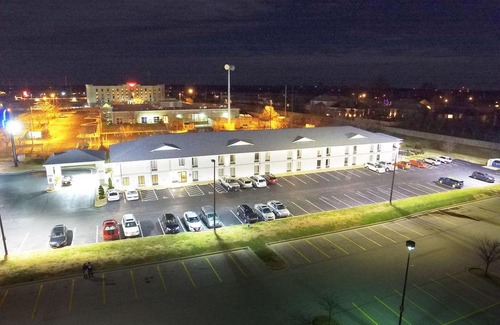 Turners Hotel | Days Inn by Wyndham Battlefield Rd/Hwy 65