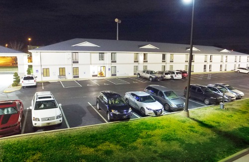 Turners Hotel | Days Inn by Wyndham Battlefield Rd/Hwy 65