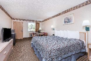 Peach County Hotel | Days Inn by Wyndham Byron