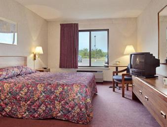 Eagle River Hotel | Days Inn by Wyndham Eagle River