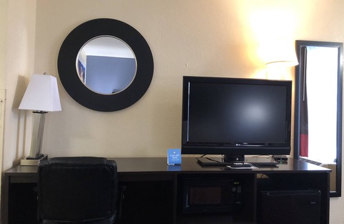 Easley Hotel | Days Inn by Wyndham Easley/Greenville/Clemson Area