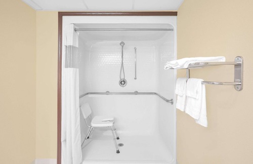 Fayetteville Hotel | Days Inn by Wyndham Fayetteville