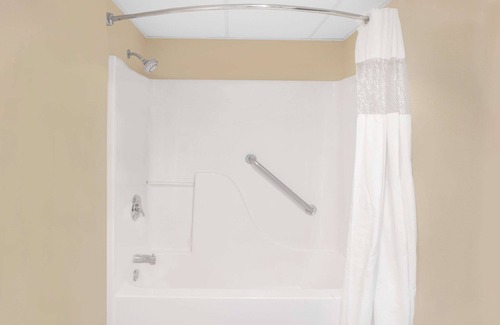 Fayetteville Hotel | Days Inn by Wyndham Fayetteville