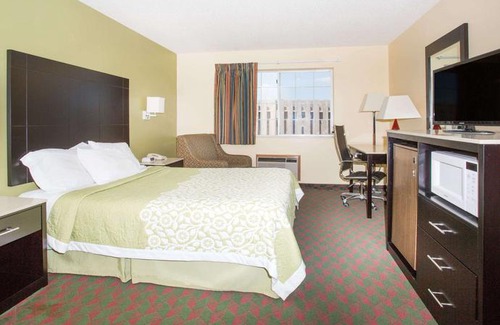 Lexington Hotel | Days Inn by Wyndham Lexington NE