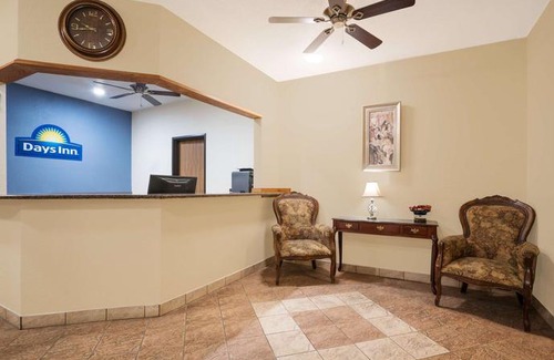 Mankato Hotel | Days Inn by Wyndham Mankato