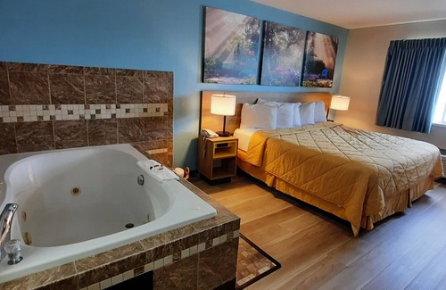 Neenah Hotel | Days Inn by Wyndham Neenah