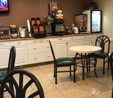 Oceanside Hotel | Days Inn by Wyndham Oceanside