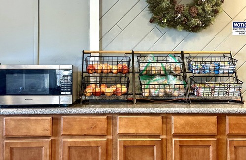 Downtown Hotel | Days Inn by Wyndham Pensacola - Historic Downtown