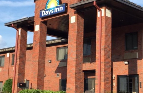 Phenix City Hotel | Days Inn by Wyndham Phenix City Near Fort Benning