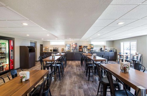 Pierre Hotel | Days Inn by Wyndham Pierre