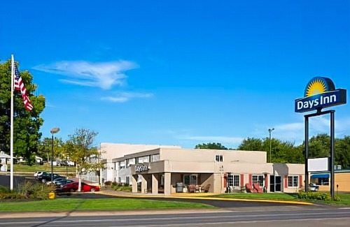 Pierre Hotel | Days Inn by Wyndham Pierre