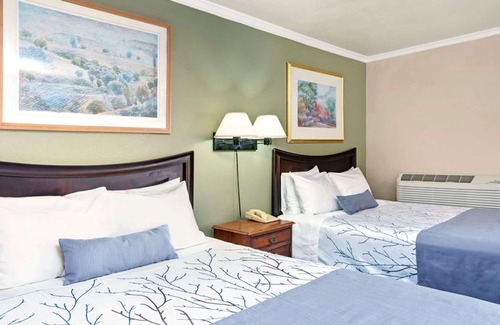 South San Jose Hotel | Days Inn by Wyndham San Jose Convention Center