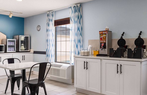 Shallotte Hotel | Days Inn by Wyndham Shallotte