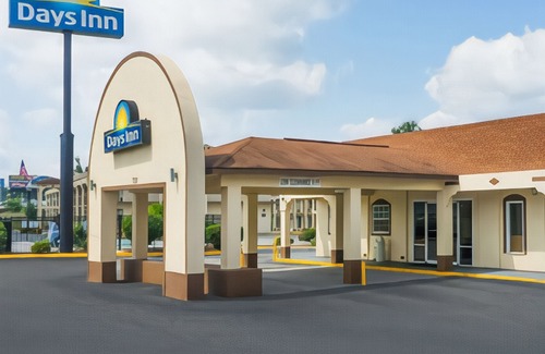 Statesville Hotel | Days Inn by Wyndham Statesville