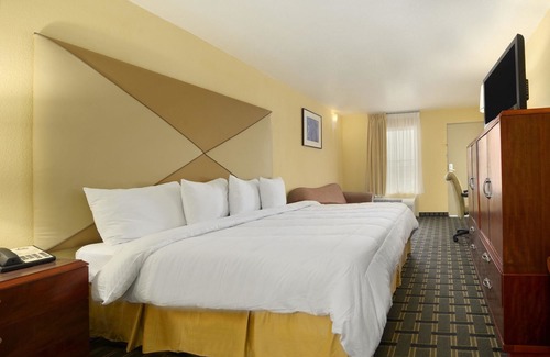 Dock Junction Hotel | Days Inn by Wyndham Brunswick/St. Simons Area