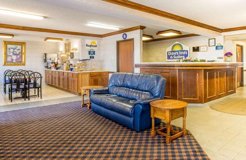 Mitchell Hotel | Days Inn by Wyndham Pontoon Beach