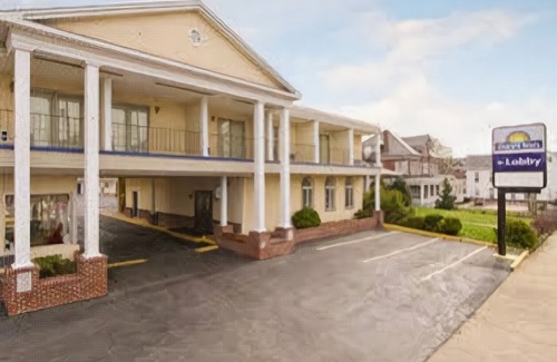 Waynesboro Hotel | Days Inn by Wyndham Waynesboro
