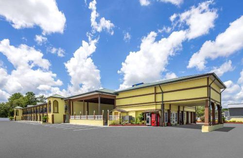 Waycross Hotel | Days Inn by Wyndham Waycross