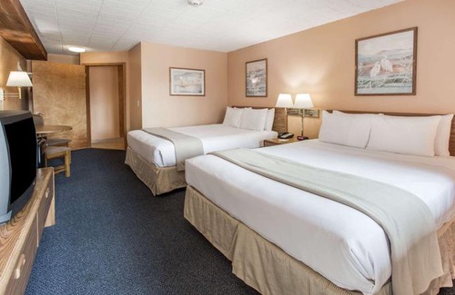 West Allis Hotel | Days Inn by Wyndham West Allis/Milwaukee