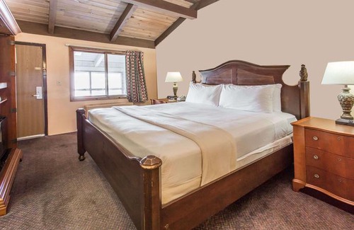West Allis Hotel | Days Inn by Wyndham West Allis/Milwaukee