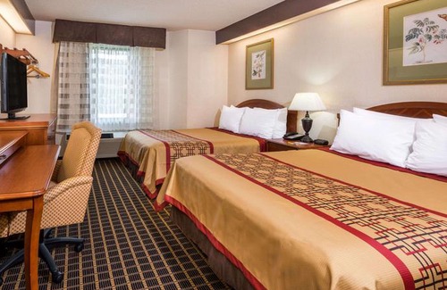 Yadkinville Hotel | Days Inn by Wyndham Yadkinville