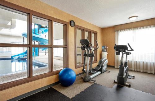 Strathmore Hotel | Days Inn & Suites by Wyndham Strathmore